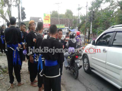 IKS.PI Kera Sakti Ranting Ngumpakdalem Berbagi Takjil